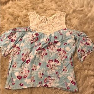Cold shoulder top